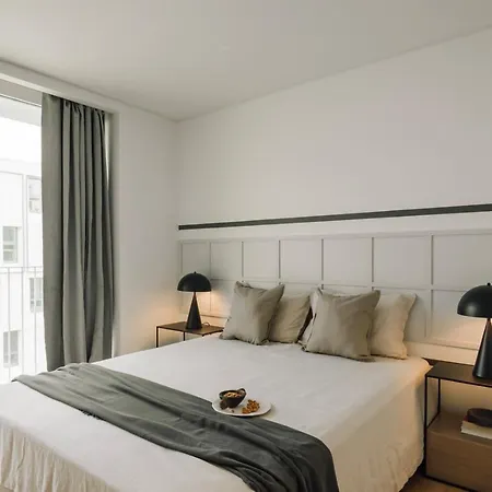 Figueira - 2 Bedrooms And Pool In Areeiro Apartment