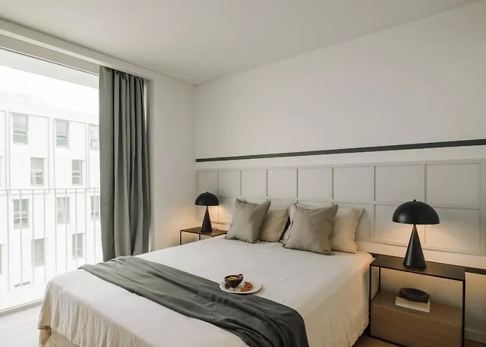 Figueira - 2 Bedrooms And Pool In Areeiro 公寓