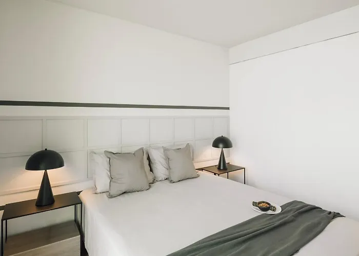 Figueira - 2 Bedrooms And Pool In Areeiro *