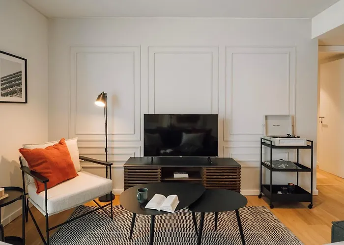 Figueira - 2 Bedrooms And Pool In Areeiro *